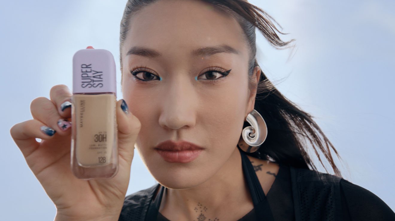 Maybelline SuperStay Lumi Matte - Longwear Matte Foundation